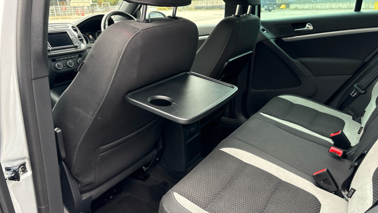 Volkswagen Tiguan 2.0 TDi BlueMotion Tech R-Line 5dr 150 DSG [NAV] Diesel Estate